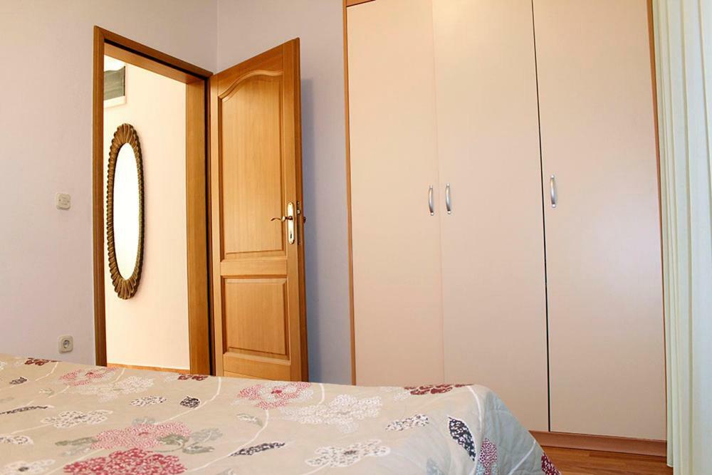 Apartmani Zeljko Metajna Ngoại thất bức ảnh
