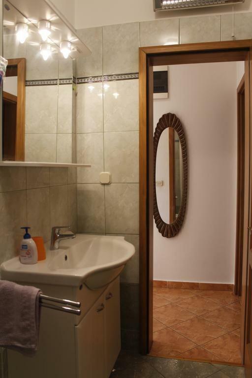 Apartmani Zeljko Metajna Ngoại thất bức ảnh